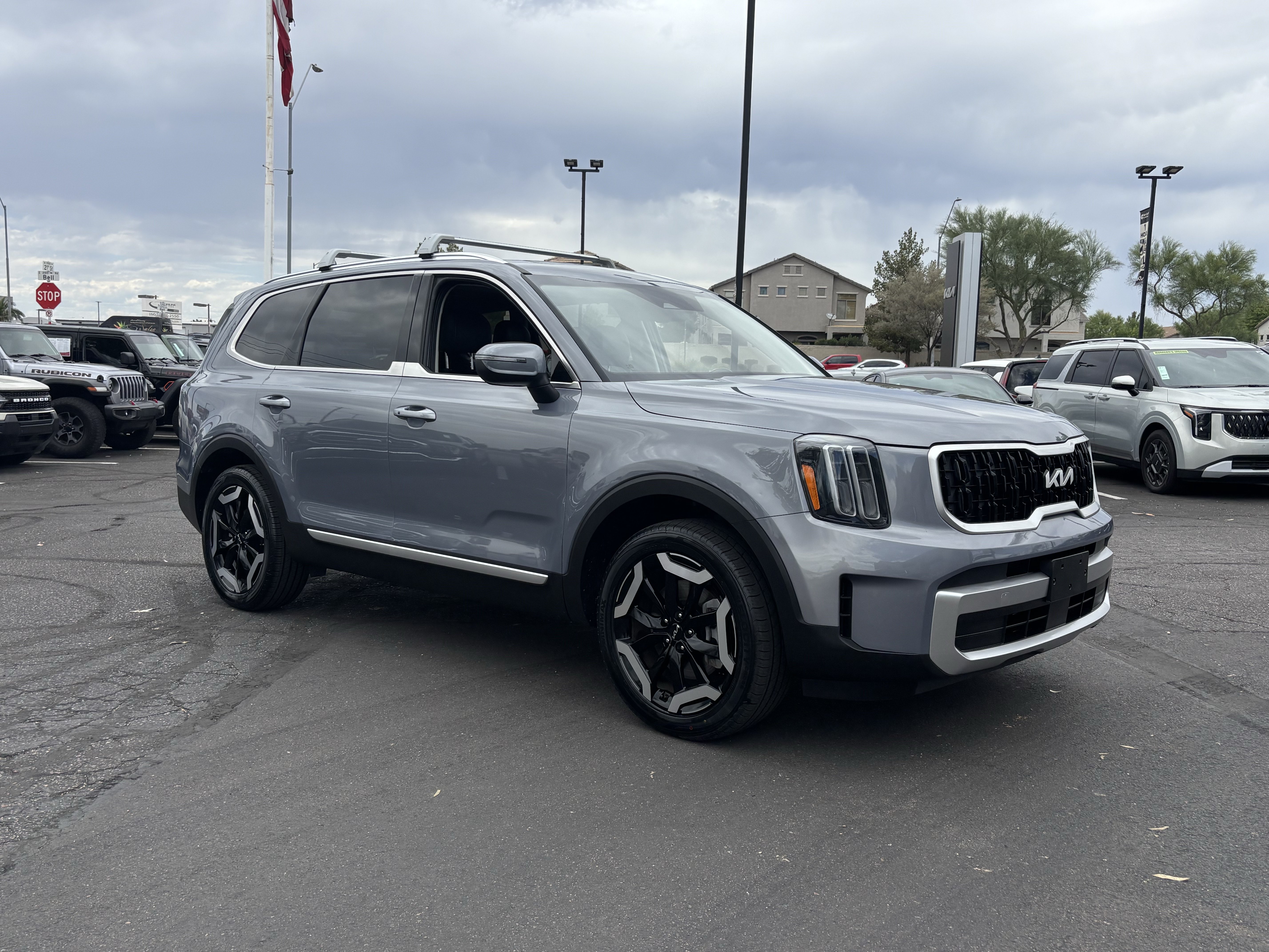 Used 2023 Kia Telluride EX w/ EX Captain's Chair Package AWD/4WD image 31
