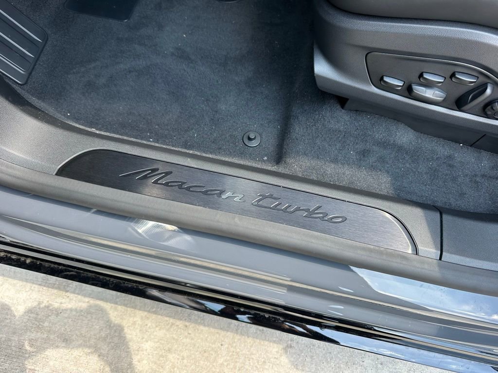 New 2026 Porsche Macan Turbo Electric AWD/4WD image 24