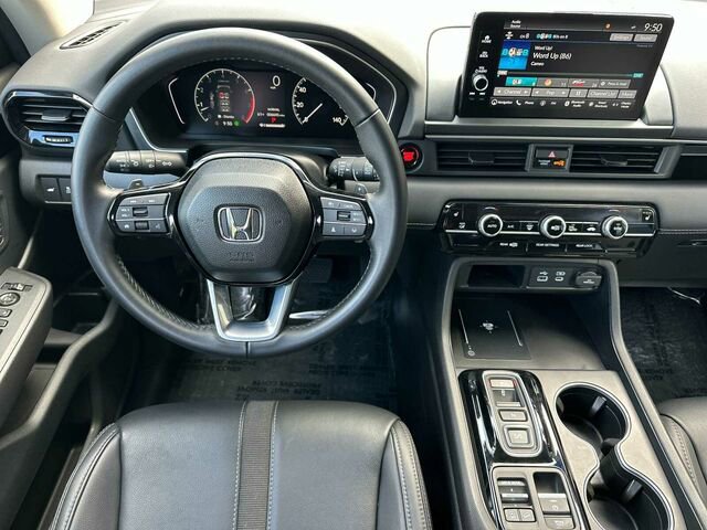 Used 2025 Honda Pilot Touring image 17