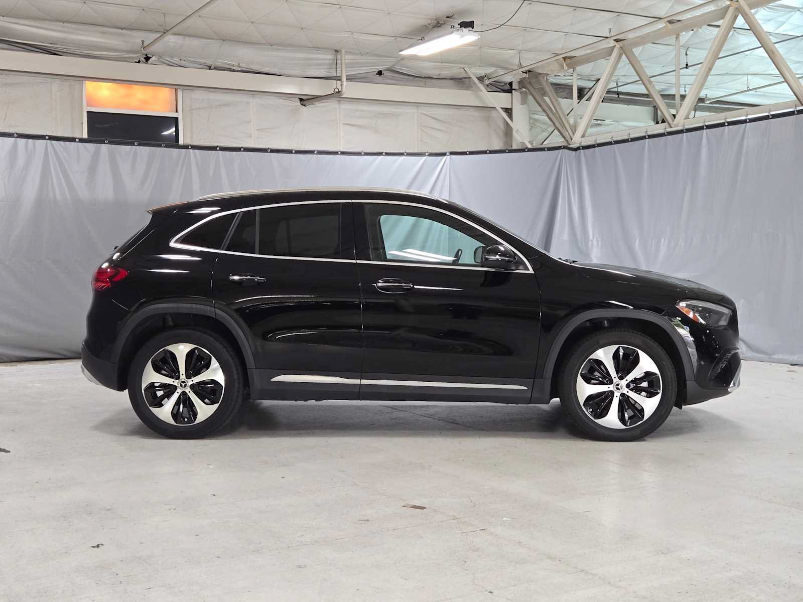 Used 2025 Mercedes-Benz GLA 250 image 3