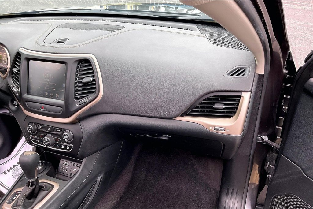 Used 2016 Jeep Cherokee Limited AWD/4WD image 20