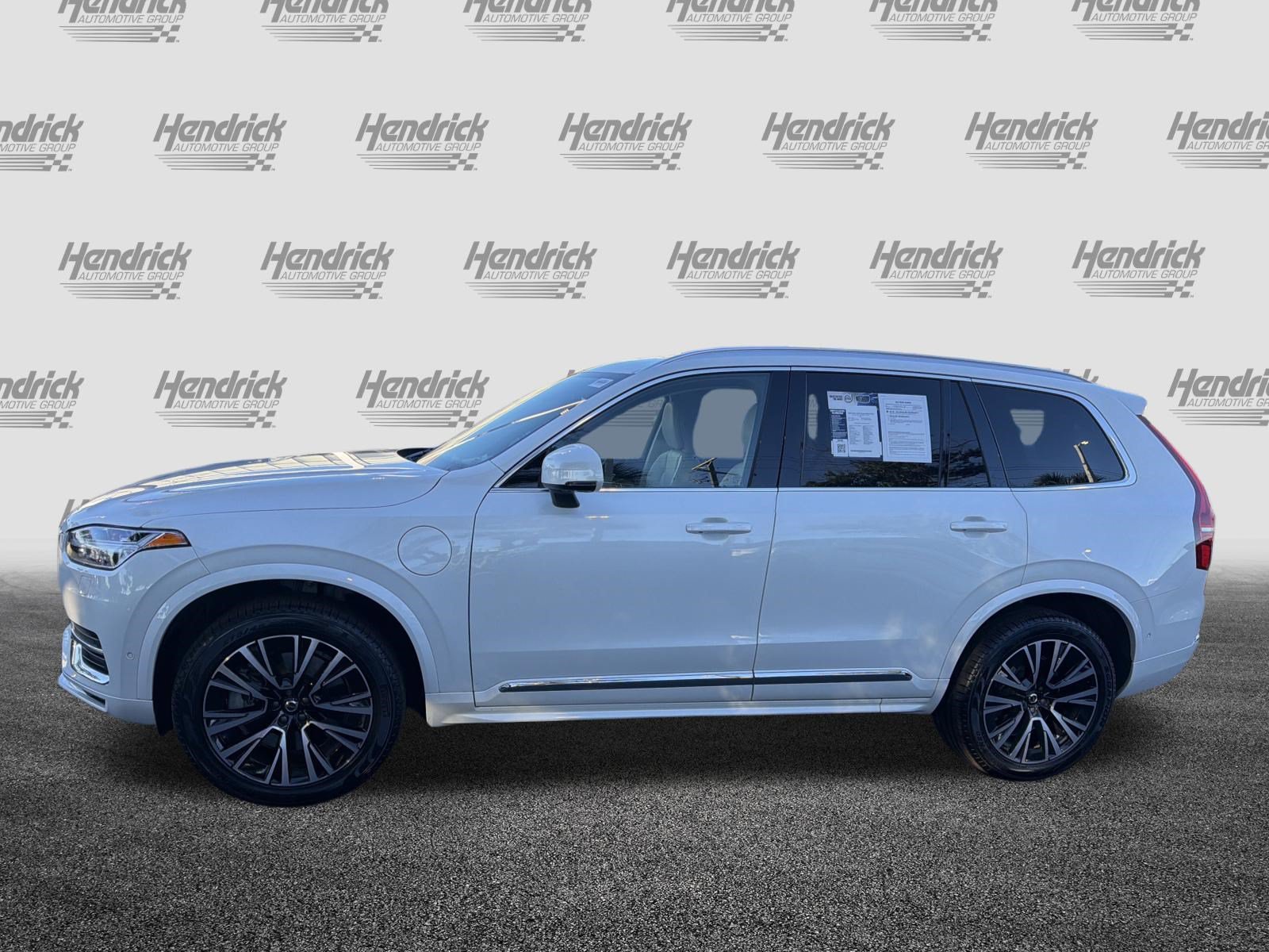 Certified 2025 Volvo XC90 T8 Plus w/ Protection Package Premier AWD/4WD image 7