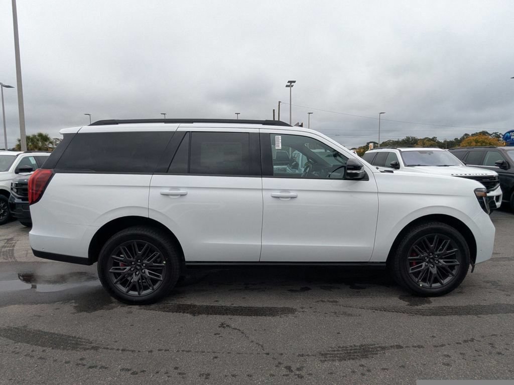 Used 2025 Ford Expedition Platinum w/ Stealth Performance Package AWD/4WD image 3