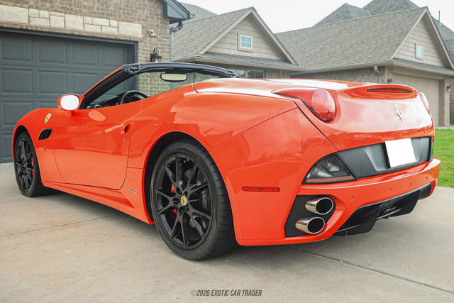 Used 2012 Ferrari California RWD image 6