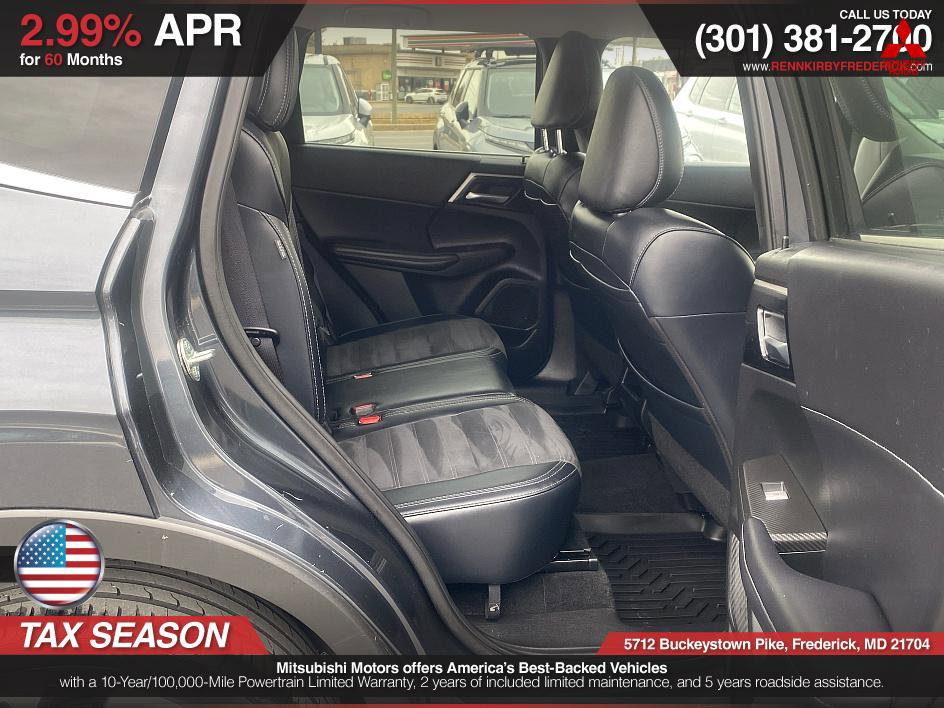 Used 2024 Mitsubishi Outlander SE image 14