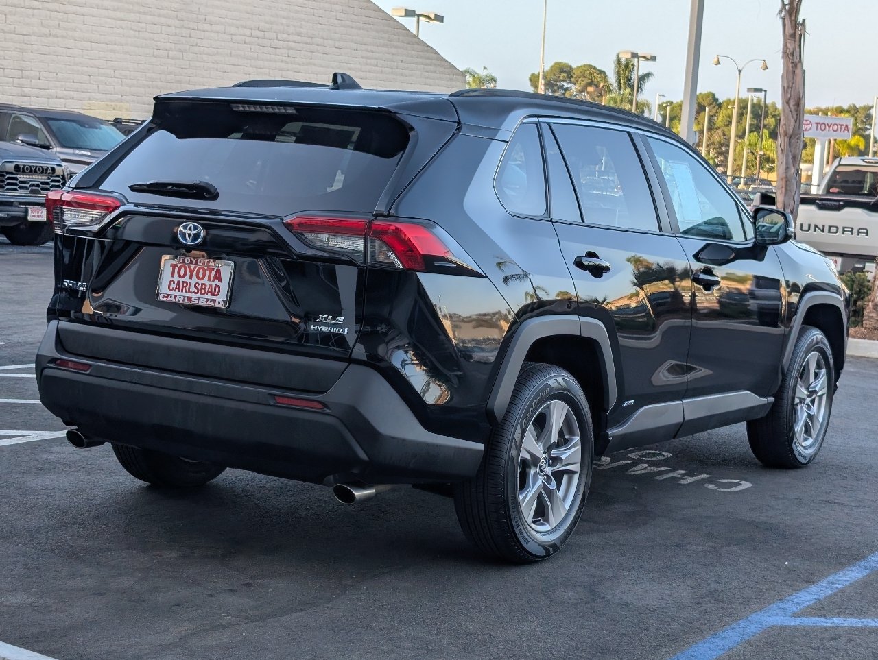 Used 2024 Toyota RAV4 XLE AWD/4WD image 13