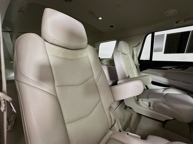 Used 2020 Cadillac Escalade Premium Luxury AWD/4WD image 34