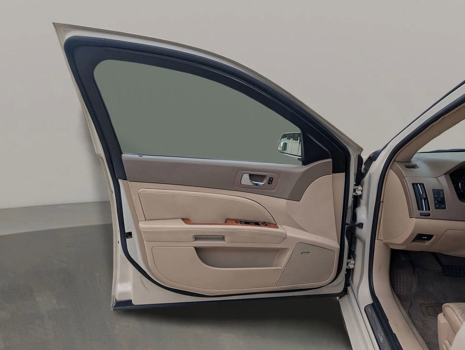 Used 2011 Cadillac STS RWD image 13