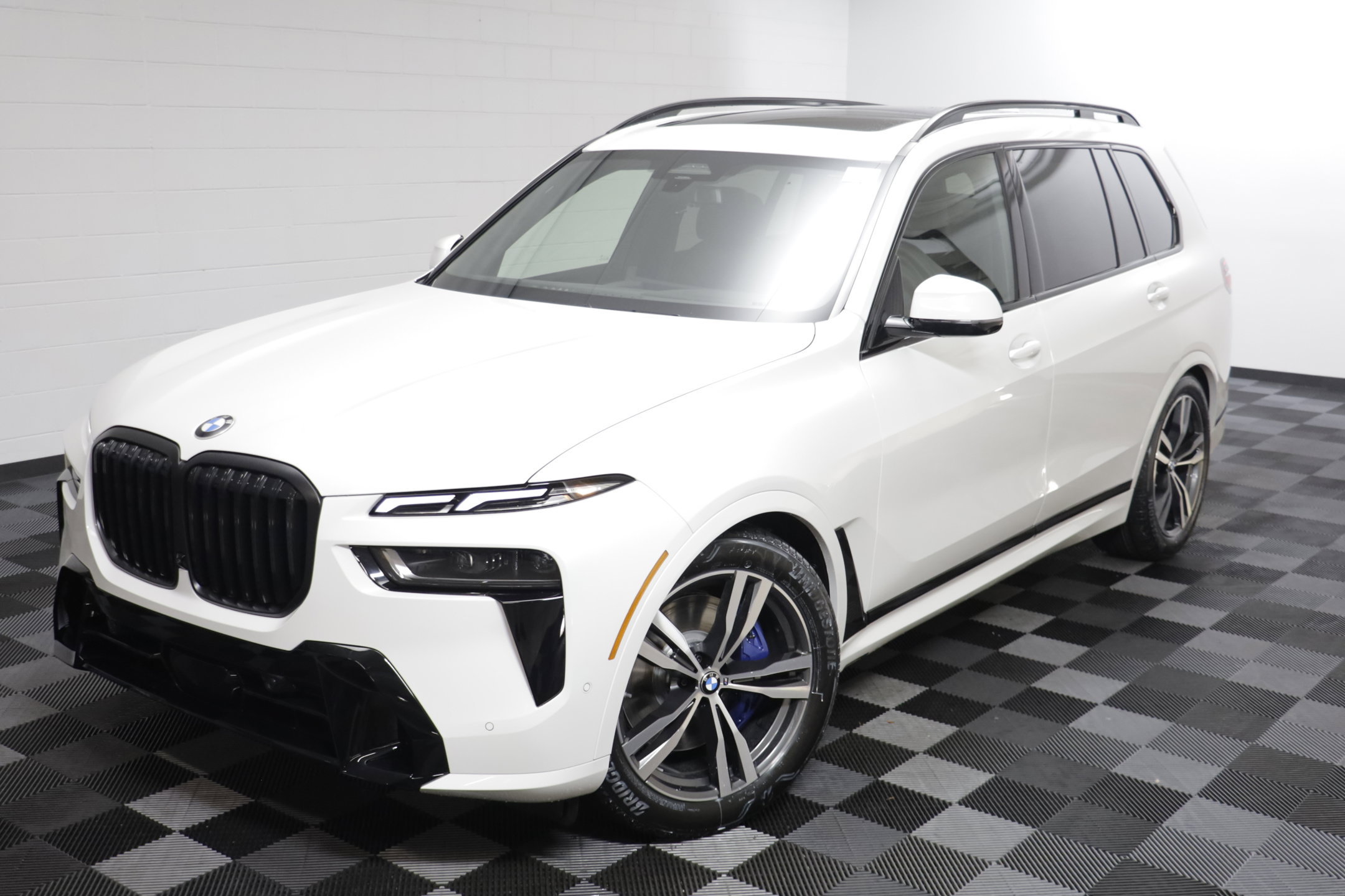 New 2027 BMW X7 xDrive40i w/ M Sport Package AWD/4WD image 2