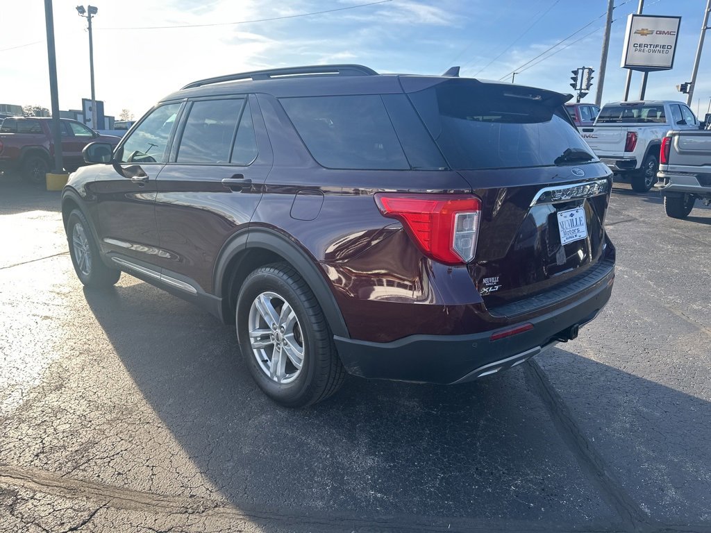 Used 2022 Ford Explorer XLT w/ Equipment Group 202A image 5