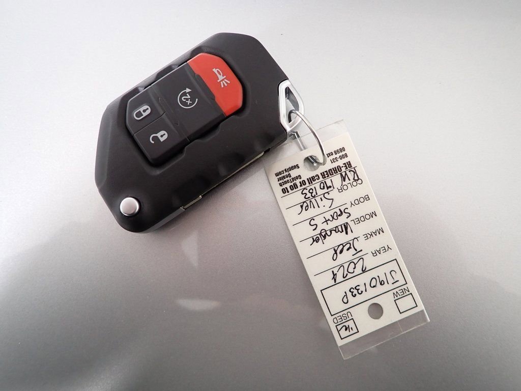 Used 2024 Jeep Wrangler Unlimited w/ Convenience Group image 35