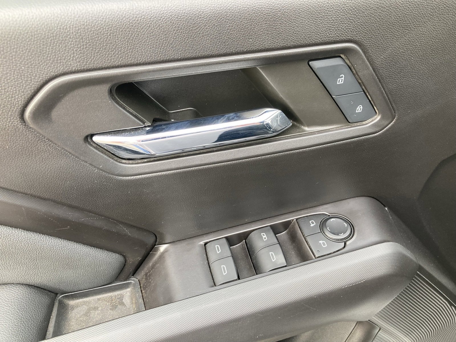 Used 2024 Chevrolet Colorado LT w/ LT Convenience Package II image 13