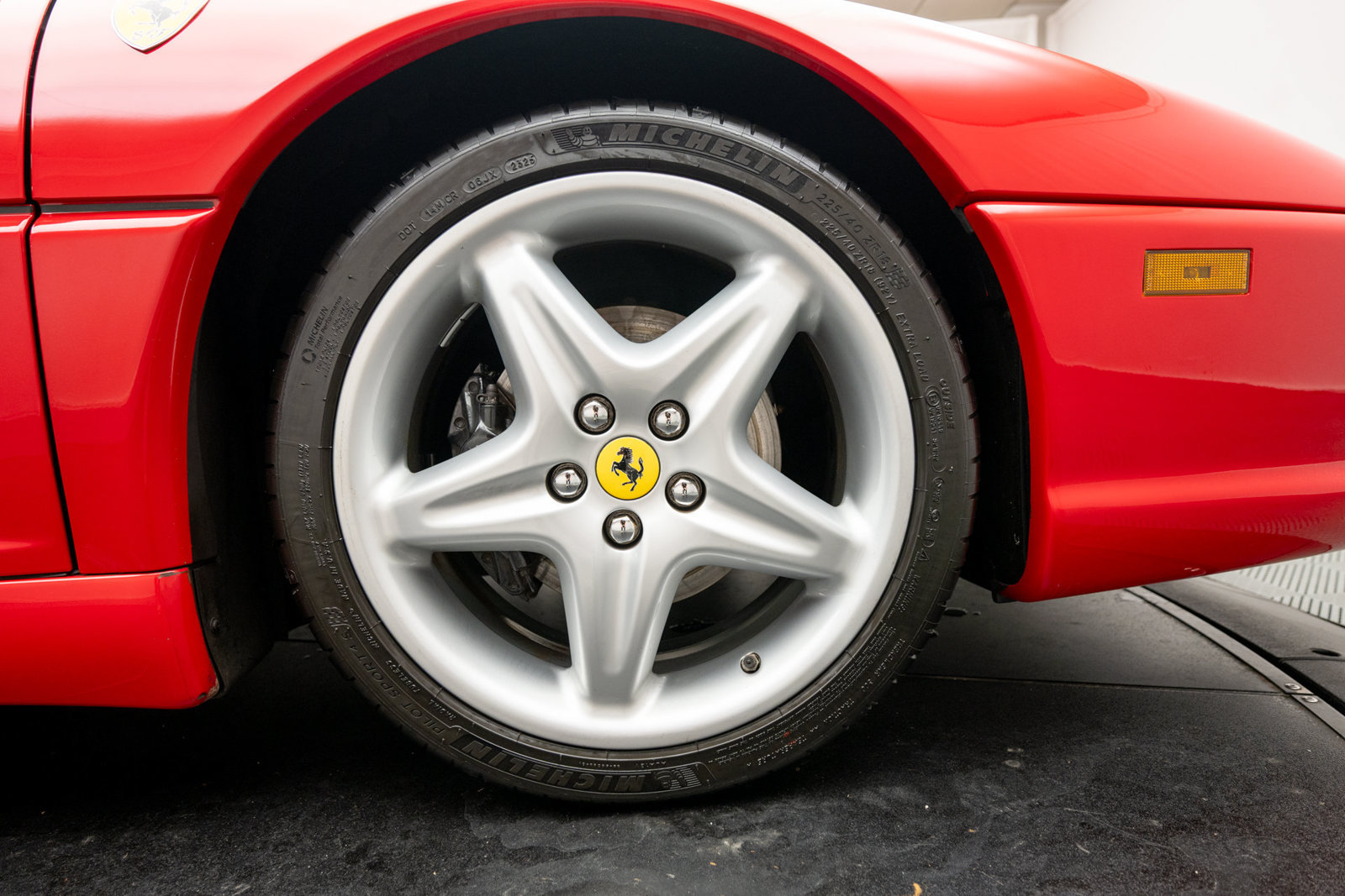 Used 1995 Ferrari F355 Berlinetta RWD image 50