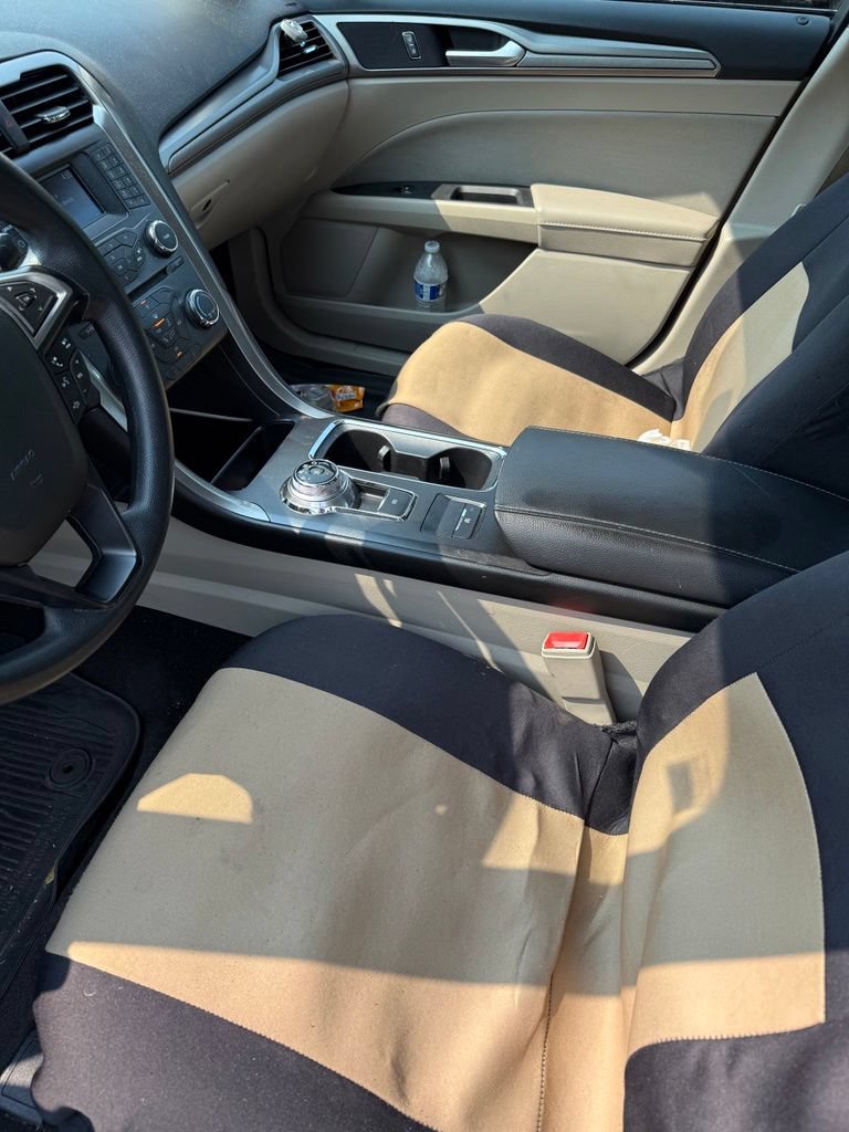 Used 2018 Ford Fusion SE FWD image 9