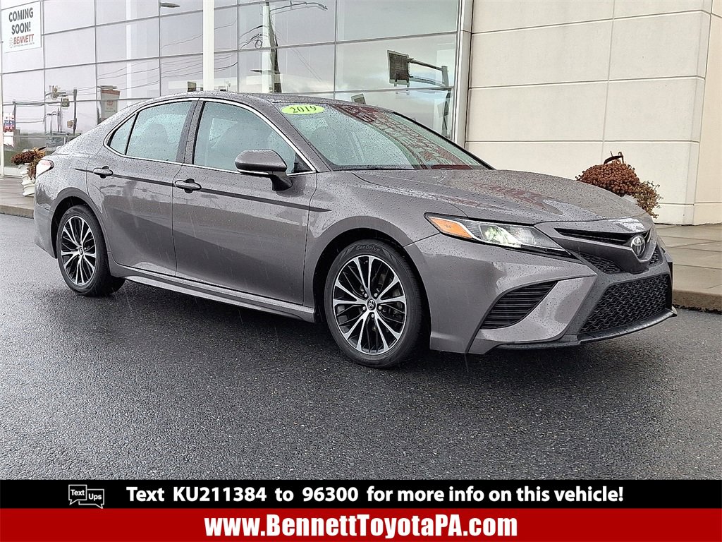 Used 2019 Toyota Camry SE