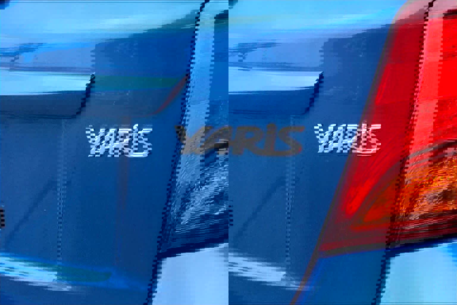 Used 2015 Toyota Yaris L image 10