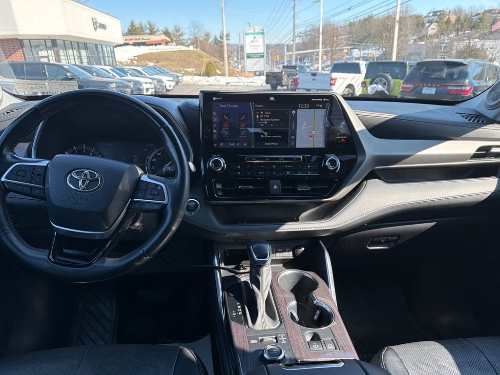 Used 2022 Toyota Highlander Limited image 12