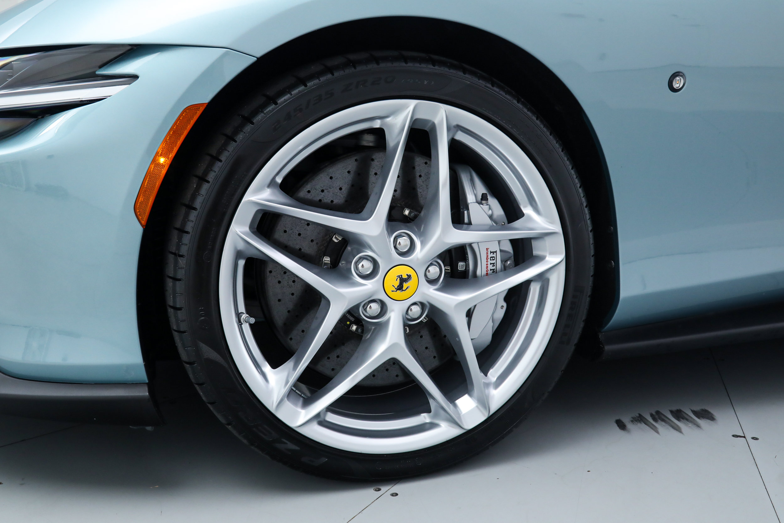 Certified 2025 Ferrari Roma Spider RWD image 16
