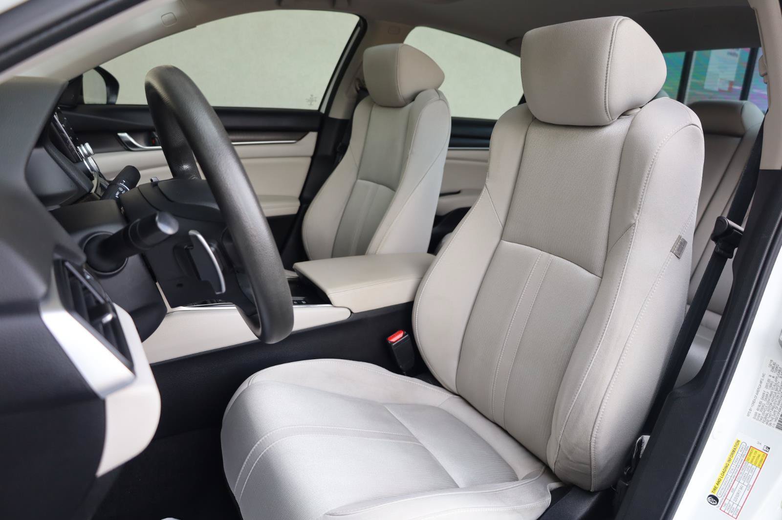 Used 2019 Honda Accord EX image 18