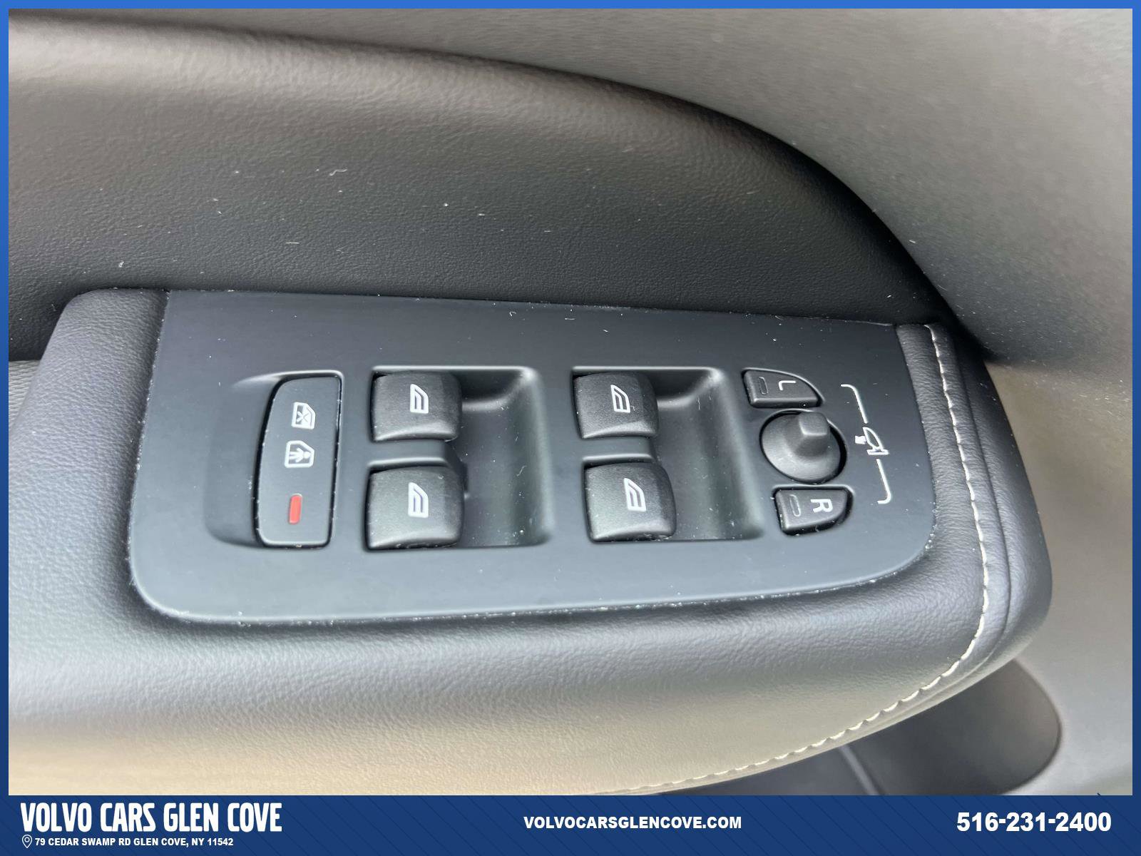 Used 2024 Volvo XC60 B5 Ultimate w/ Protection Package Premier image 16