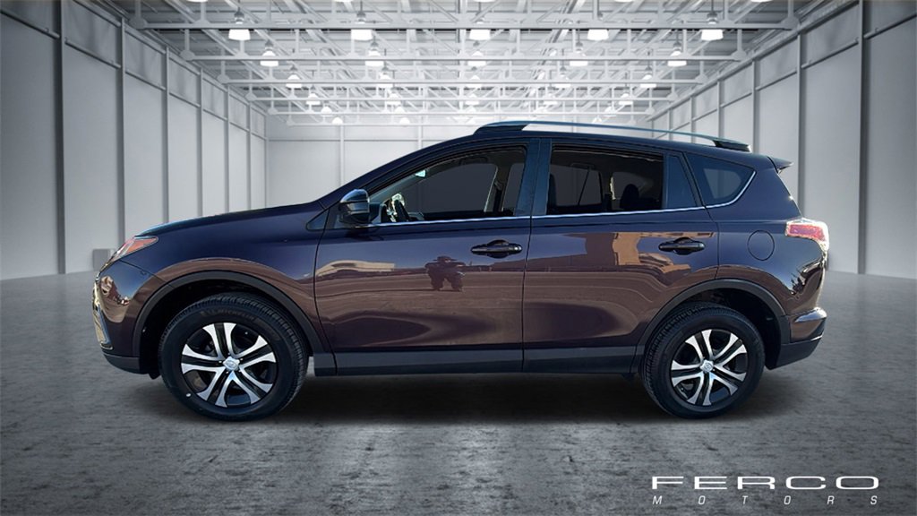 Used 2018 Toyota RAV4 LE video 2