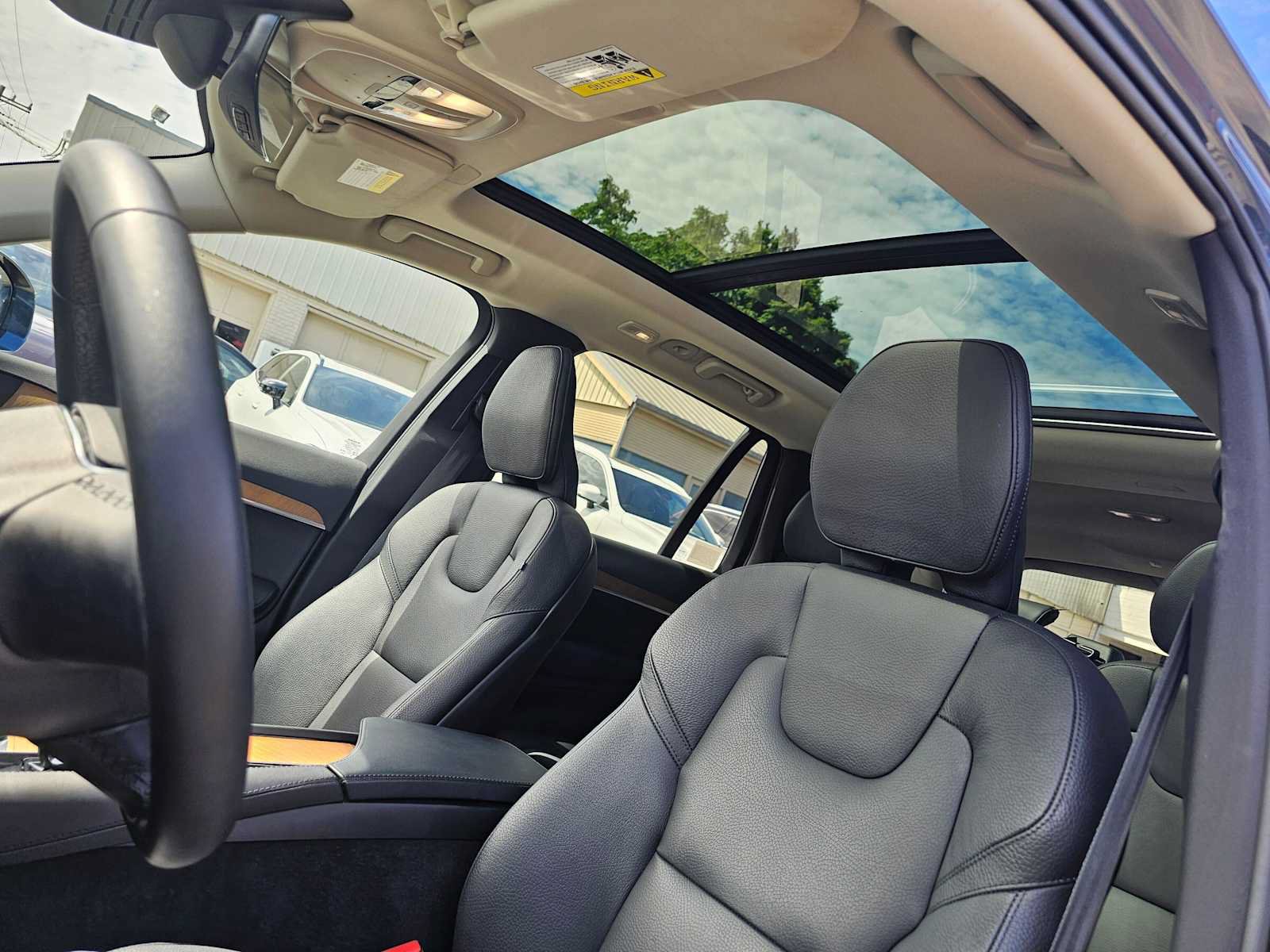 Certified 2024 Volvo XC90 B6 Plus w/ Protection Package Premier AWD/4WD image 23