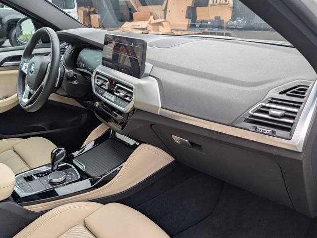 Used 2025 BMW X4 xDrive30i image 14