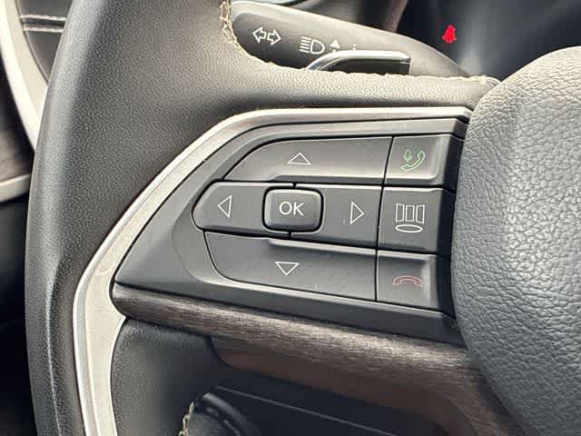 Used 2023 Jeep Grand Cherokee L Limited AWD/4WD image 24