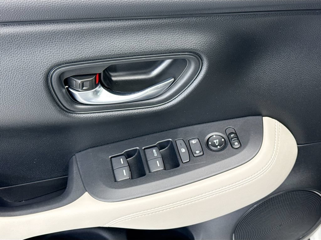 Used 2025 Honda HR-V LX image 21