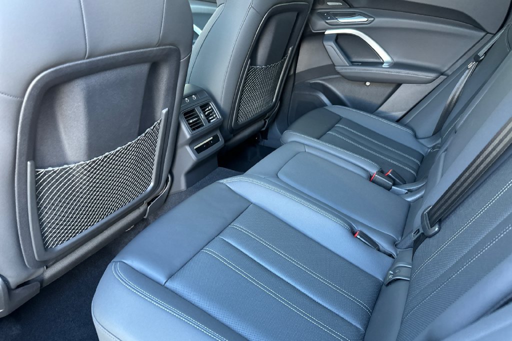 Used 2025 Audi Q5 Premium w/ Premium Plus AWD/4WD image 17