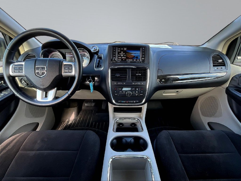 Used 2013 Dodge Grand Caravan Crew FWD image 9
