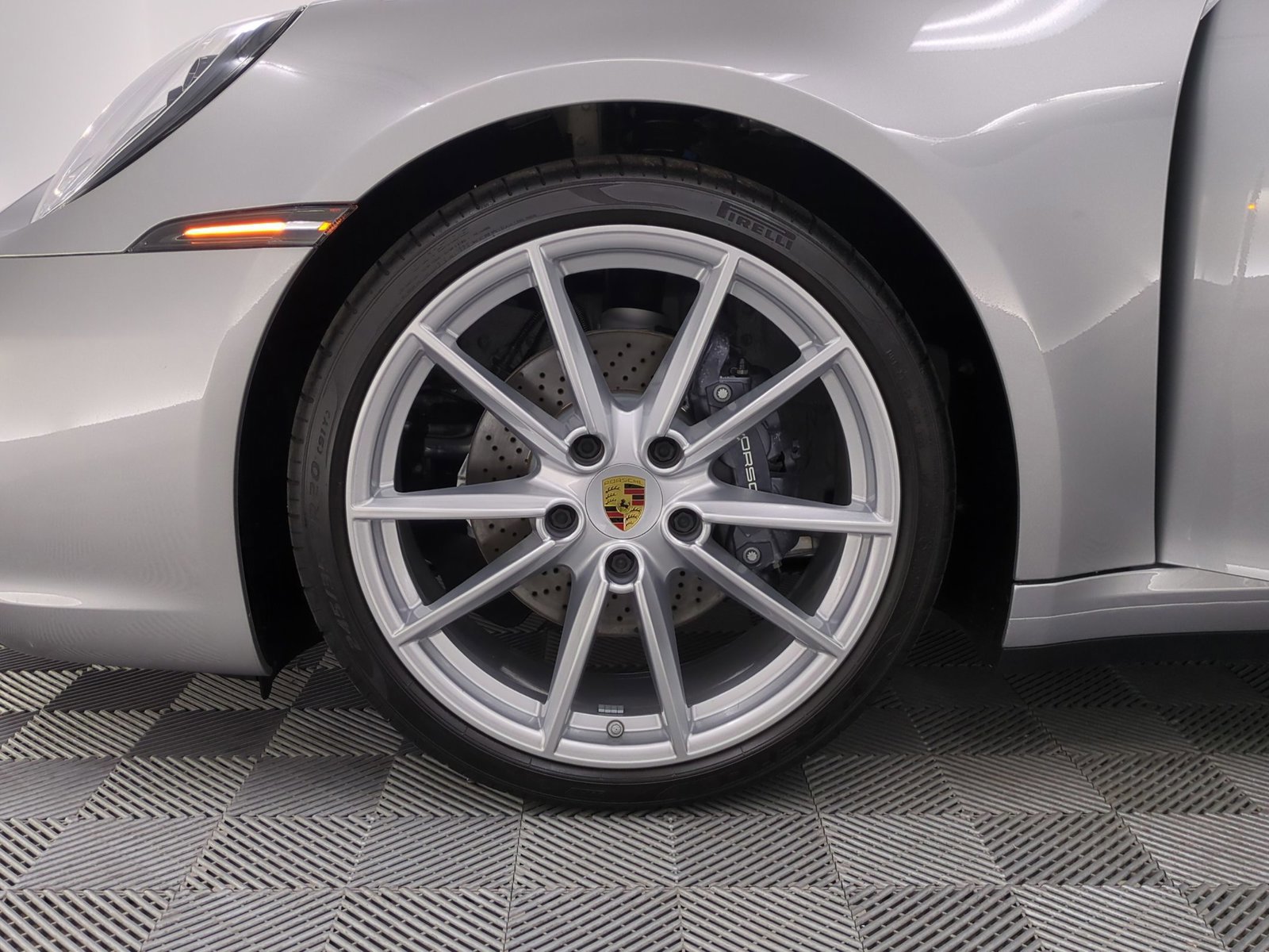 Used 2023 Porsche 911 Carrera w/ Premium Package RWD image 27