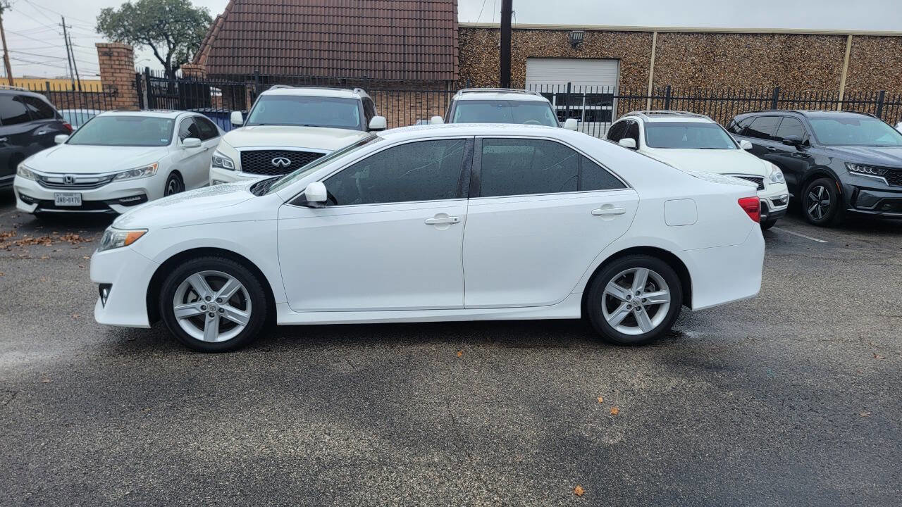 Used 2013 Toyota Camry SE image 6
