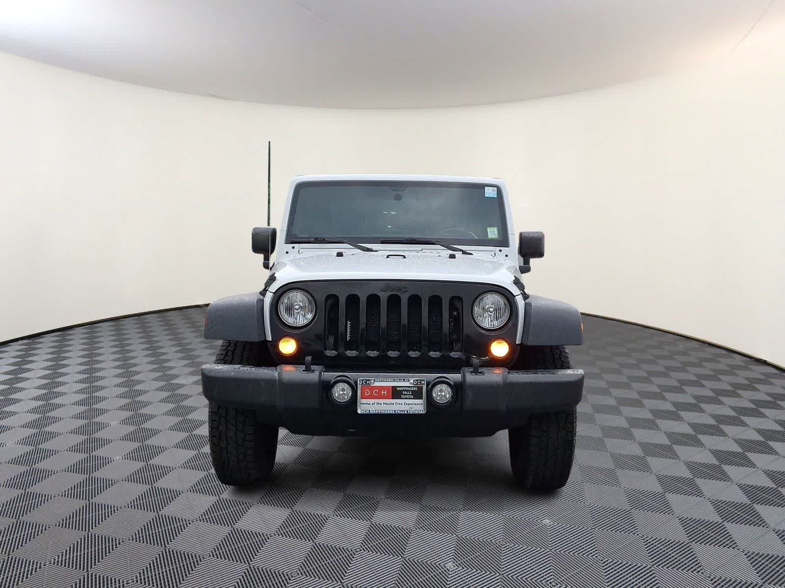 Used 2017 Jeep Wrangler Sport AWD/4WD image 3