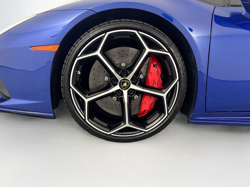 Used 2020 Lamborghini Huracan EVO image 28