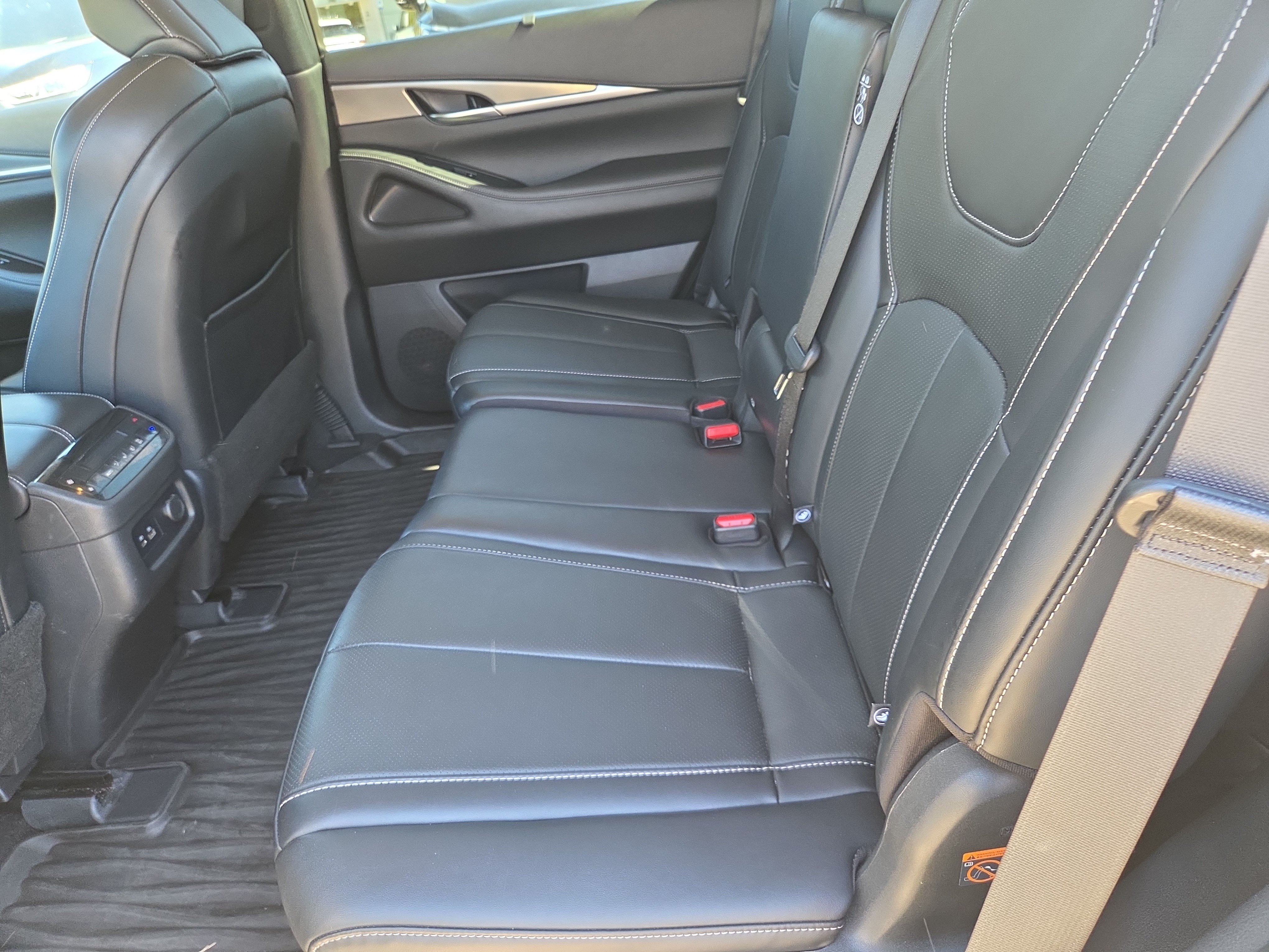 Used 2024 INFINITI QX60 Luxe w/ Cargo Package AWD/4WD image 7