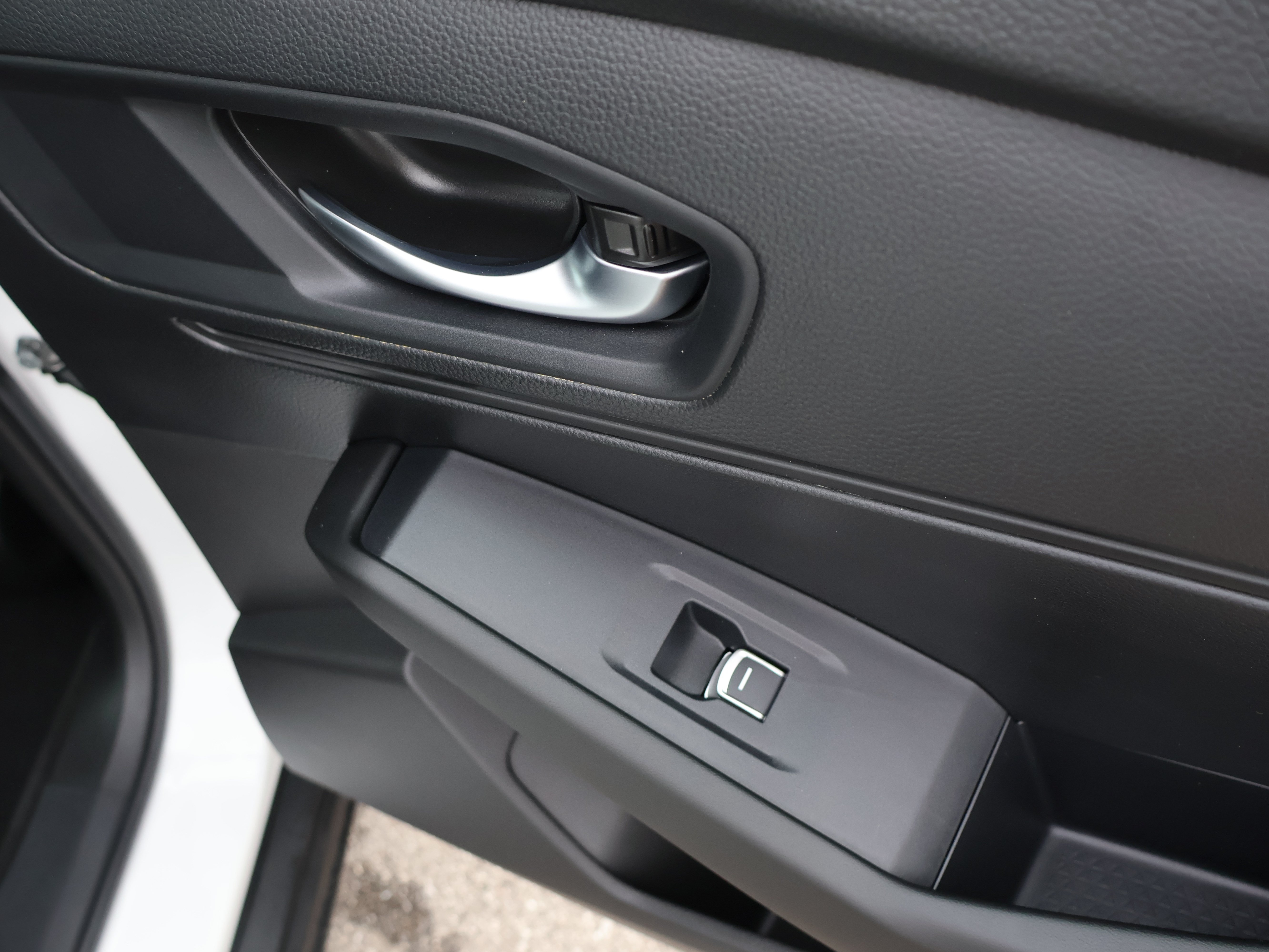 Used 2025 Honda Accord SE image 14