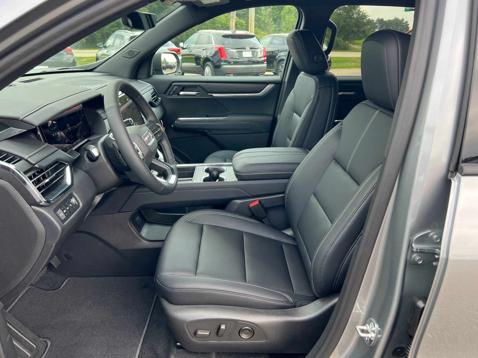 New 2027 GMC Acadia Elevation w/ Elevation Premium Package AWD/4WD image 4