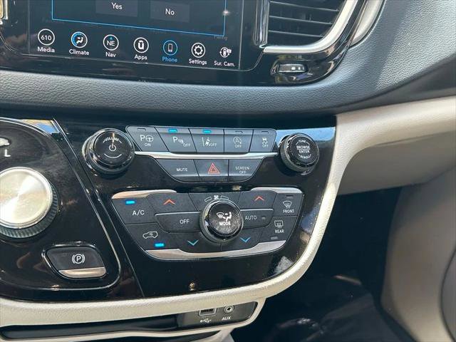 Certified 2020 Chrysler Pacifica Touring w/ Advanced Safetytec Group FWD image 24