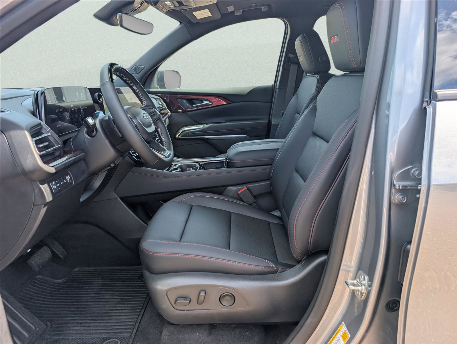 New 2026 Chevrolet Traverse Z71 w/ Enhanced Driving Package AWD/4WD image 36