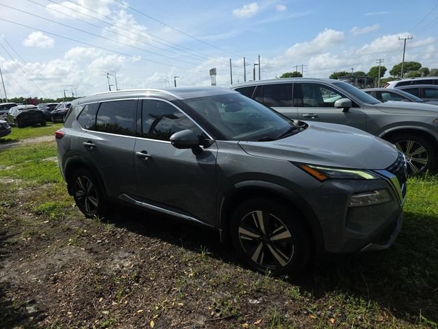 Used 2023 Nissan Rogue SL w/ SL Premium Package FWD image 6