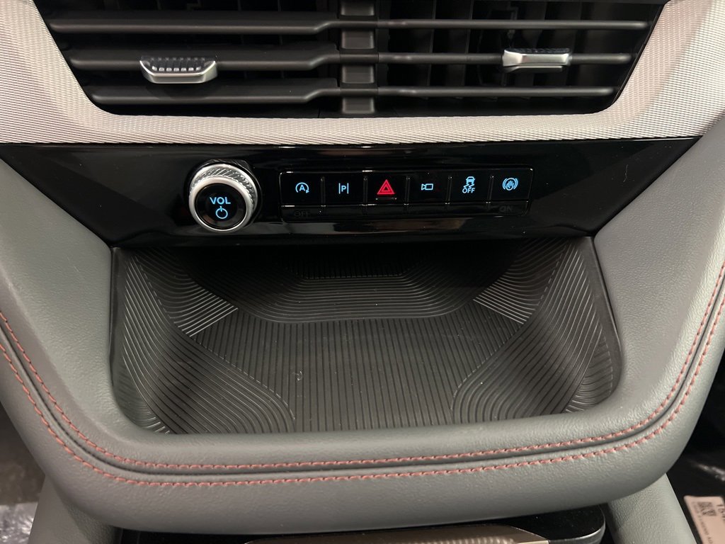 New 2025 Ford Explorer Active w/ Active Comfort Package image 14