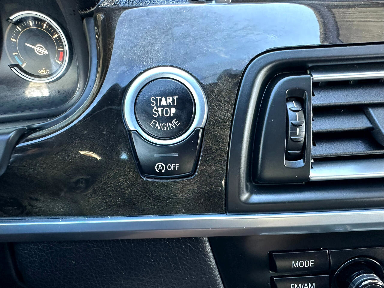 Used 2015 BMW 640i Convertible image 35