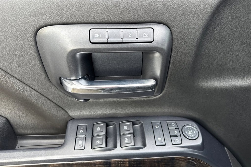 Used 2015 GMC Sierra 3500 Denali w/ Duramax Plus Package image 10