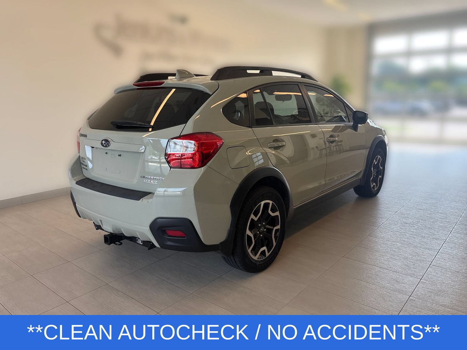 Used 2017 Subaru Crosstrek 2.0i Limited AWD/4WD image 2