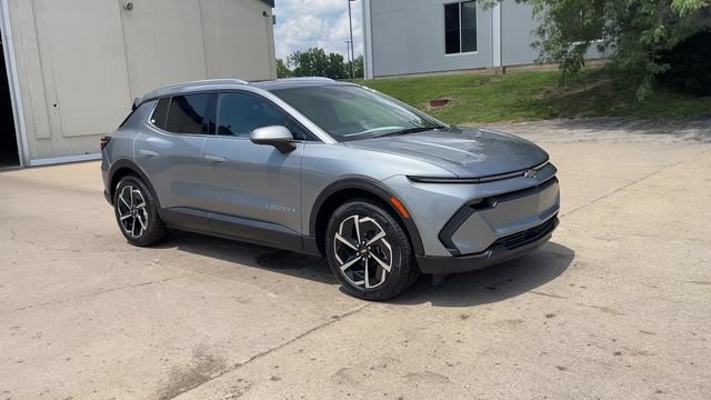 New 2026 Chevrolet Equinox EV LT FWD image 2
