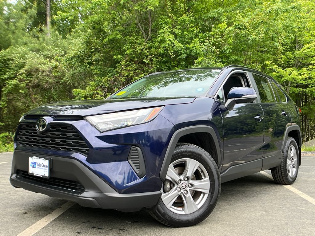 Used 2022 Toyota RAV4 XLE w/ Convenience Package AWD/4WD image 1