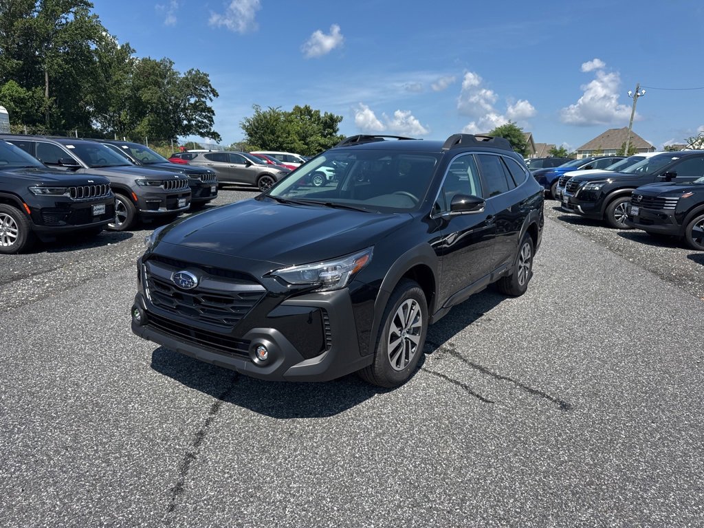 Used 2025 Subaru Outback Premium image 1