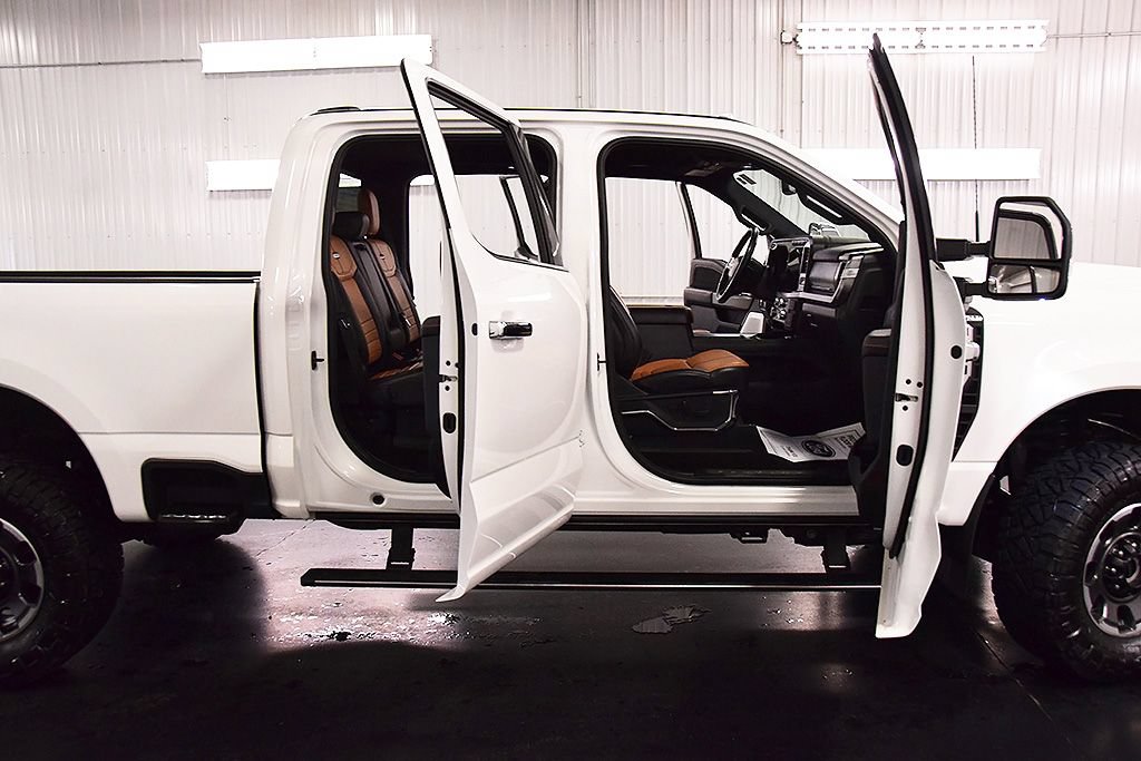 Used 2024 Ford F350 Platinum w/ Tremor Off-Road Package AWD/4WD image 37