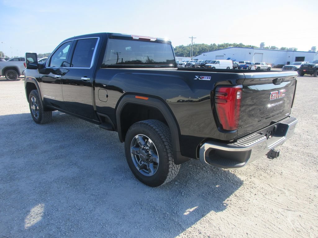 New 2026 GMC Sierra 2500 SLT AWD/4WD image 9